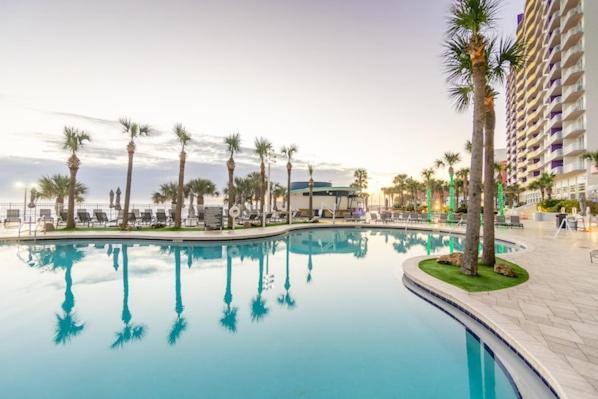 דייטונה ביץ' Penthouse Floor 1 Bedroom Resort Condo Direct Oceanfront Wyndham Ocean Walk - Daytona Funland 1908 מראה חיצוני תמונה