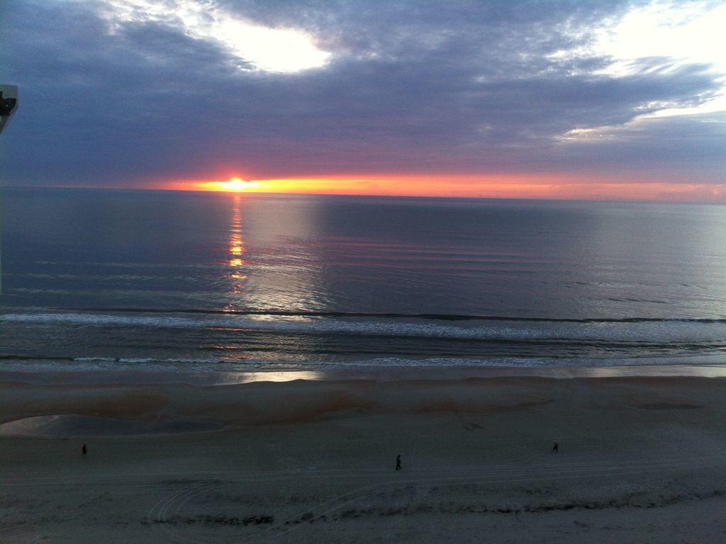 דייטונה ביץ' Penthouse Floor 1 Bedroom Resort Condo Direct Oceanfront Wyndham Ocean Walk - Daytona Funland 1908 מראה חיצוני תמונה